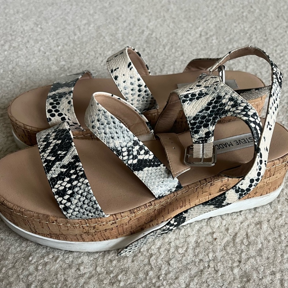Size 10 Steve Madden sandals